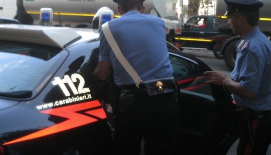 arresto carabinieri in auto