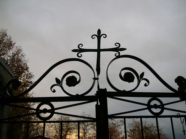 cancello cimitero