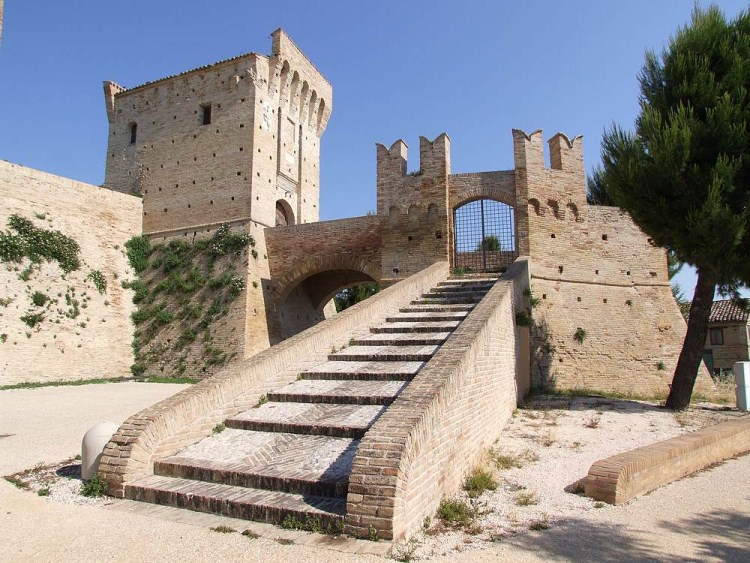 castello montefiore 03