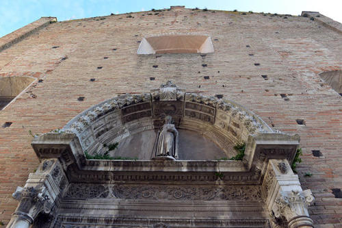 portale chiesa s. agostino