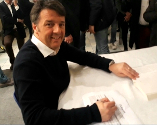 Matteo Renzi banchetto Civitanova