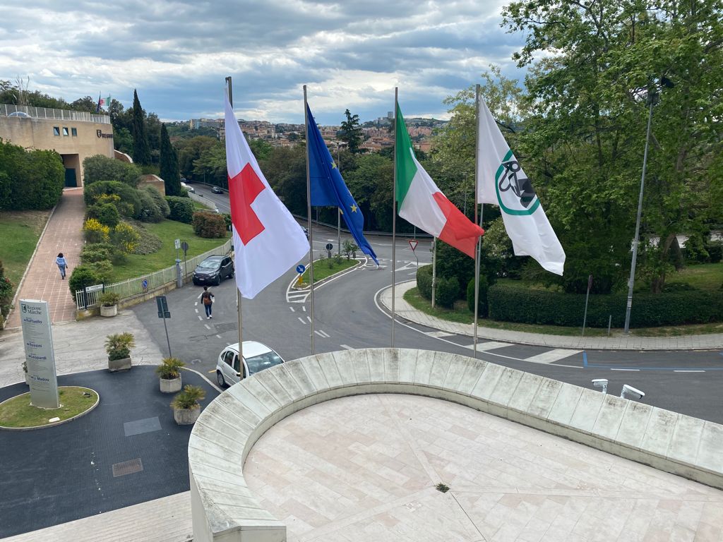 20210507 bandiera Cri Regione Marche