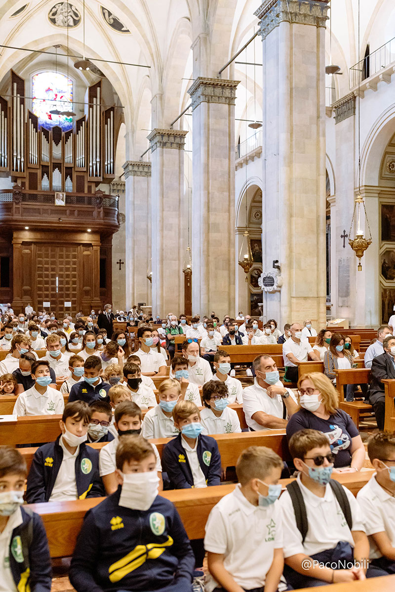 I 200 giovani sportivi che hanno partecipato alla tavola rotonda nella Basilica di Loreto